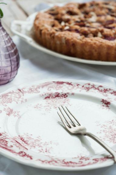 Zdjęcie - Ciasto z czereśniami, amaretti i migdałami - Przepisy kulinarne ze zdjęciami
