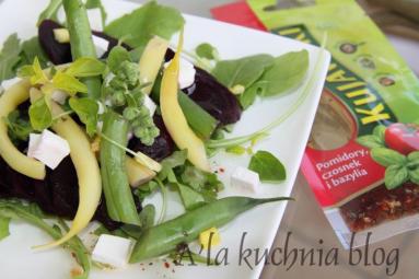 Zdjęcie - Letnia sałatka z buraków i fasolki szparagowej - Przepisy kulinarne ze zdjęciami