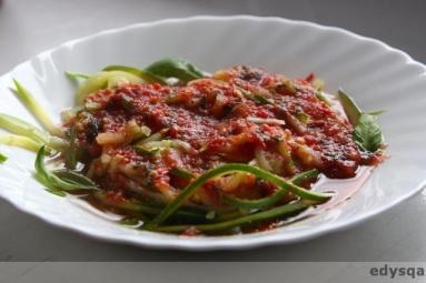 Zdjęcie - Sphagetti z cukinii z sosem pomidorowym - dieta E. Dąbrowskiej - Przepisy kulinarne ze zdjęciami