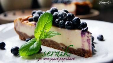Zdjęcie - Sernik ze świeżymi jagodami - Przepisy kulinarne ze zdjęciami