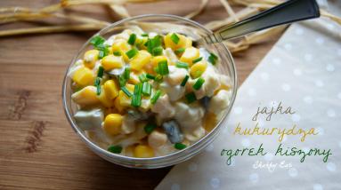 Zdjęcie - Sałatka z jajkiem i kukurydzą - Przepisy kulinarne ze zdjęciami