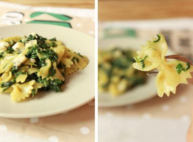 Zdjęcie - Farfalle ze szpinakiem i serem blue - Przepisy kulinarne ze zdjęciami