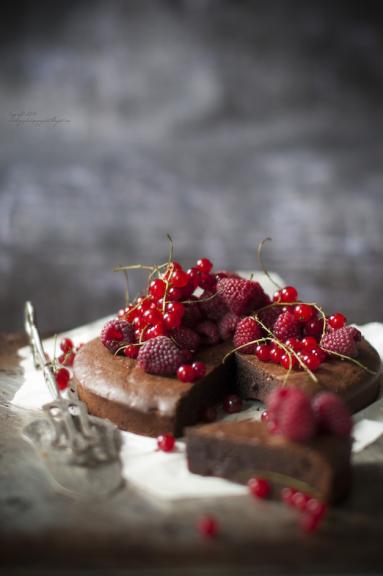 Zdjęcie - Brownie. Z owocami sezonowymi. (Brownie with sezonal fruits) - Przepisy kulinarne ze zdjęciami