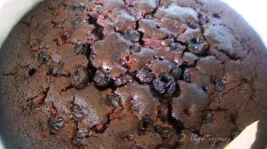 Zdjęcie - Ciasto czekoladowe z owocami - Przepisy kulinarne ze zdjęciami