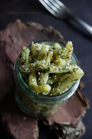 Zdjęcie - Sałatka z fasolki szparagowej - Przepisy kulinarne ze zdjęciami