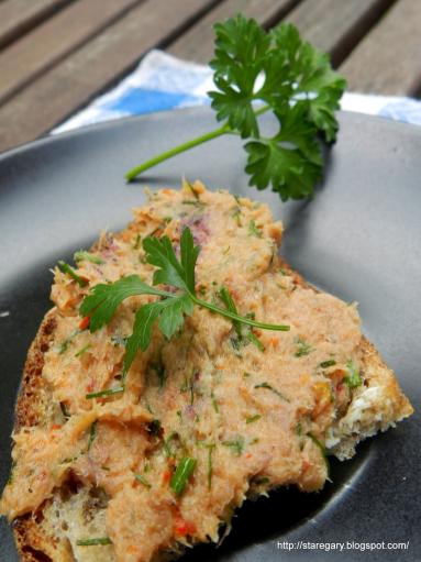 Zdjęcie - Pasta z makreli z papryką - Przepisy kulinarne ze zdjęciami
