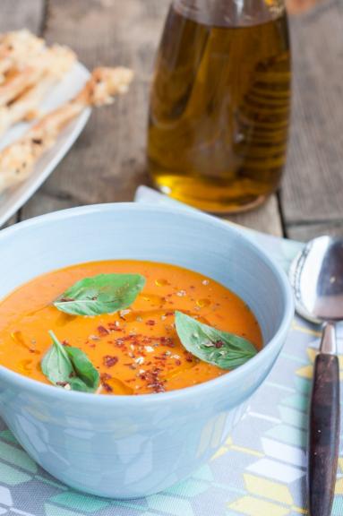 Zdjęcie - Sezonowa zupa ze  świeżych pomidorów - Przepisy kulinarne ze zdjęciami