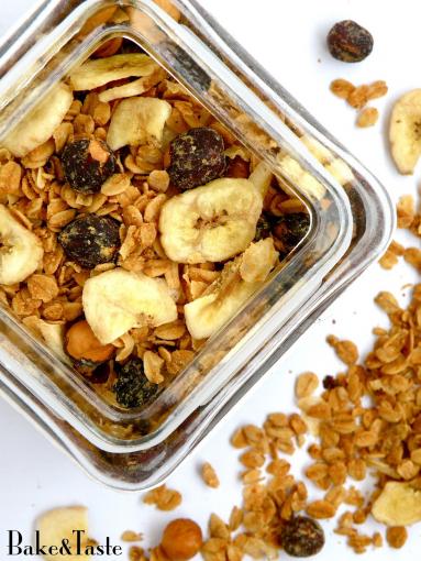 Zdjęcie - Domowa granola z masłem orzechowym - Przepisy kulinarne ze zdjęciami