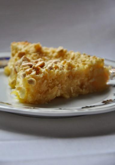 Zdjęcie - Kokosowo - ananasowe ciasto z orzechami nerkowca - Przepisy kulinarne ze zdjęciami