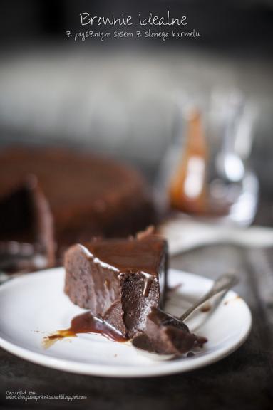 Zdjęcie - Brownie z solonym karmelem (Brownie with salted caramel sauce) - Przepisy kulinarne ze zdjęciami