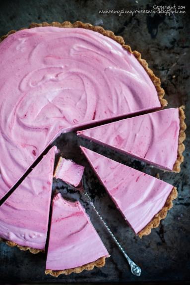 Zdjęcie - Tarta z musem malinowym (Raspberry mousse tart). - Przepisy kulinarne ze zdjęciami