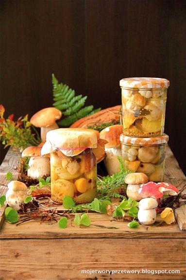 Zdjęcie - Borowiki marynowane z rozmarynem i jałowcem - Przepisy kulinarne ze zdjęciami