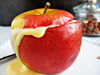 Zdjęcie - Jabłka zapiekane z sosem waniliowym - Przepisy kulinarne ze zdjęciami