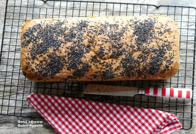 Zdjęcie - Orkiszowy chleb z marchewką i czarnym sezamem - Przepisy kulinarne ze zdjęciami