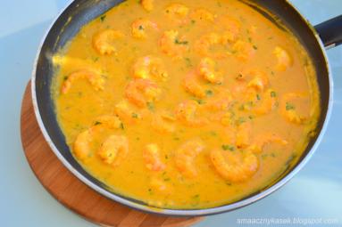 Zdjęcie - Krewetki tygrysie w sosie curry z dynią i mlekiem kokosowym - Przepisy kulinarne ze zdjęciami