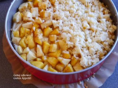 Zdjęcie - Sernik z jabłkami i mango oraz kruszonką - Przepisy kulinarne ze zdjęciami