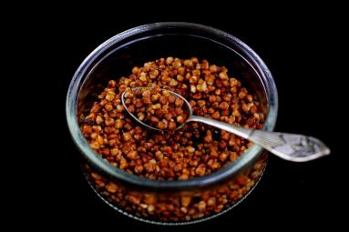 Zdjęcie - Karmelowy popcorn z kaszy jęczmiennej - Przepisy kulinarne ze zdjęciami
