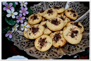 Zdjęcie - Aromatyczne ciasteczka czekoladowo-kardamonowe - Przepisy kulinarne ze zdjęciami
