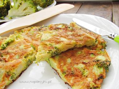 Zdjęcie - Omlet z brokułami - Przepisy kulinarne ze zdjęciami