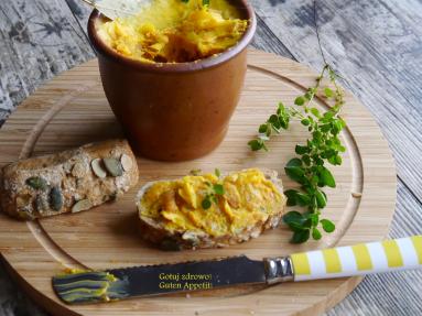 Zdjęcie - Smalec dyniowy z majerankiem - Przepisy kulinarne ze zdjęciami