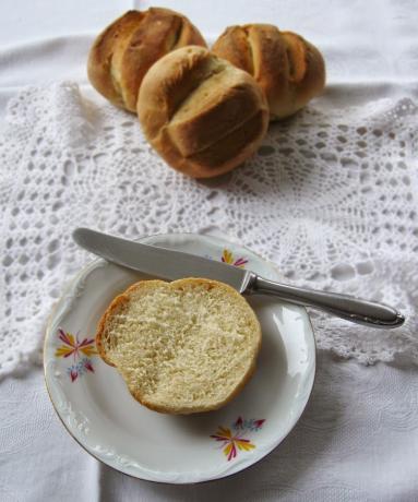Zdjęcie - Bułki pszenne - Przepisy kulinarne ze zdjęciami