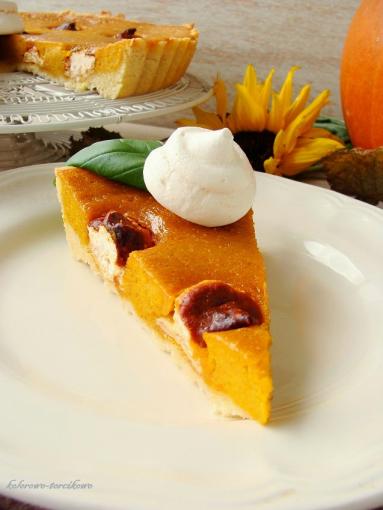 Zdjęcie - Tarta dyniowa z bezami ( Pumpkin Pie ) - Przepisy kulinarne ze zdjęciami