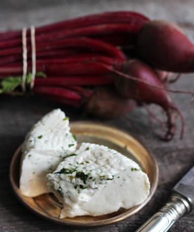 Zdjęcie - Pierogi z botwinką i kozim serem - Przepisy kulinarne ze zdjęciami