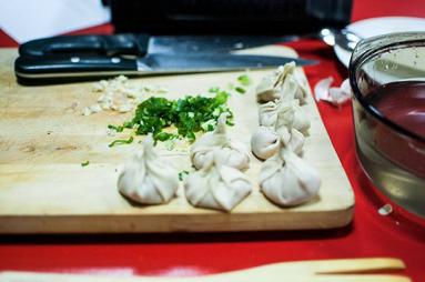 Zdjęcie - Oriental Masterchef: Bulion z pierożkami wonton - Przepisy kulinarne ze zdjęciami