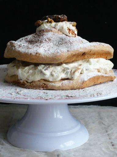 Zdjęcie - Słodka sobota #90: Bezowy tort dacquoise - Przepisy kulinarne ze zdjęciami