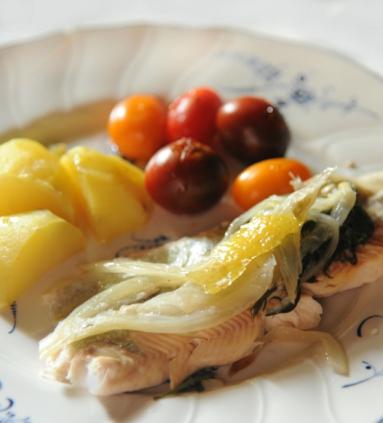 Zdjęcie - Lekki tydzień #2: Pstrąg z koprem włoskim pieczony w folii - Przepisy kulinarne ze zdjęciami