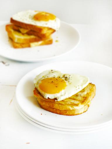 Zdjęcie - Śniadanie do łóżka #51: Croque madame - Przepisy kulinarne ze zdjęciami
