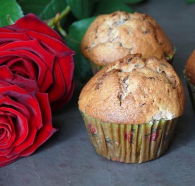 Zdjęcie - Różane muffinki z czekoladą - Przepisy kulinarne ze zdjęciami