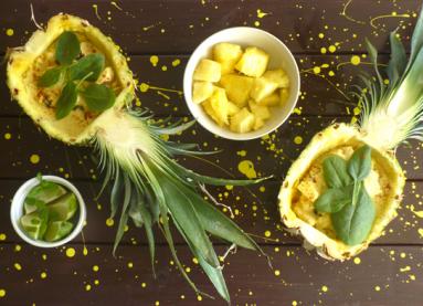 Zdjęcie - Curry z kurczaka w ananasie - Przepisy kulinarne ze zdjęciami