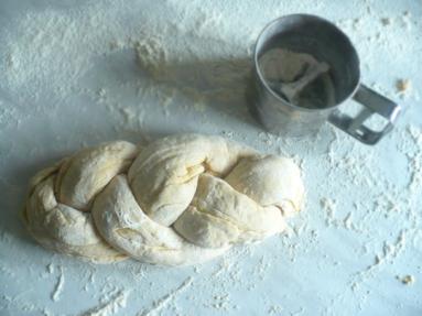 Zdjęcie - Śniadanie do łóżka #13: Chałka z kruszonką orzechową i krem kanapkowy Bounty - Przepisy kulinarne ze zdjęciami