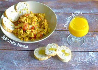 Zdjęcie - Śniadanie do łóżka #5: Jajecznica Masala - Przepisy kulinarne ze zdjęciami