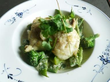 Zdjęcie - Dorada w zielonym curry - Przepisy kulinarne ze zdjęciami