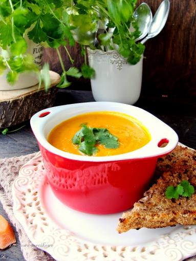 Zdjęcie - Zupa marchwiowa z kolendrą ( krem marchewkowy ) - Przepisy kulinarne ze zdjęciami