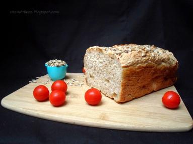 Zdjęcie - Chleb na maślance. Najprostszy - Przepisy kulinarne ze zdjęciami