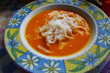 Zdjęcie - Zupa dyniowa z makaronem ryżowym - Przepisy kulinarne ze zdjęciami
