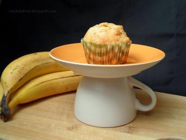 Zdjęcie - Bananowe muffinki z morelami - Przepisy kulinarne ze zdjęciami
