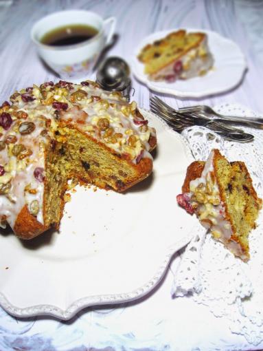 Zdjęcie - Świąteczny keks z bakaliowym lukrem - Przepisy kulinarne ze zdjęciami