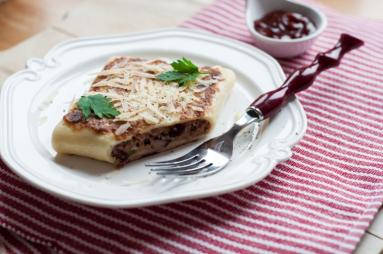 Zdjęcie - Ekonomia gastronomii czyli naleśniki z mięsem i fasolą - Przepisy kulinarne ze zdjęciami