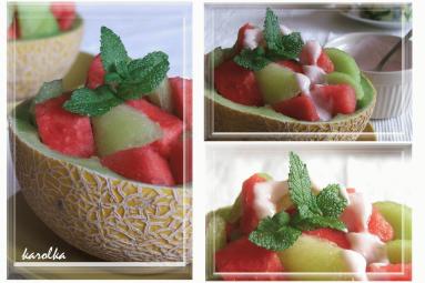 ZdjÄcie - Deser melonowo-arbuzowy z kwasnym sosem jogurtowym - Przepisy kulinarne ze zdjÄciami