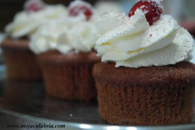 Zdjęcie - Red velvet muffin z nutella - Przepisy kulinarne ze zdjęciami