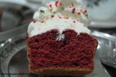Zdjęcie - Red velvet muffin z nutella - Przepisy kulinarne ze zdjęciami