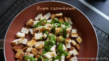 Zdjęcie - Zupa czosnkowa  z ziołowymi grzankami - Przepisy kulinarne ze zdjęciami