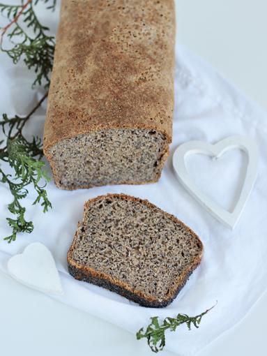 Zdjęcie - Nocny chleb z makiem na zakwasie - Przepisy kulinarne ze zdjęciami