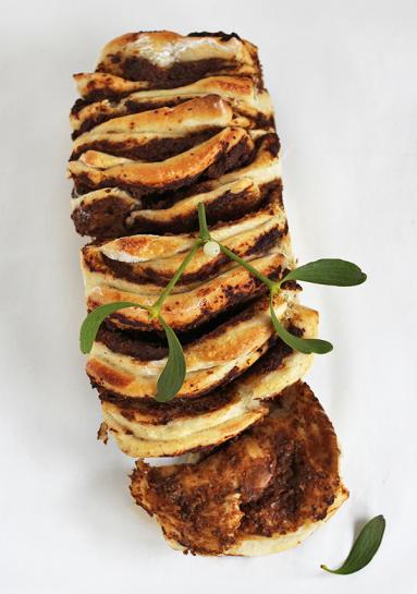 Zdjęcie - Odrywany chleb z kapustą i grzybami - Przepisy kulinarne ze zdjęciami