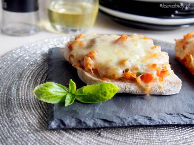 Zdjęcie - Klasyczna włoska bruschetta / Classic Italian bruschetta - Przepisy kulinarne ze zdjęciami