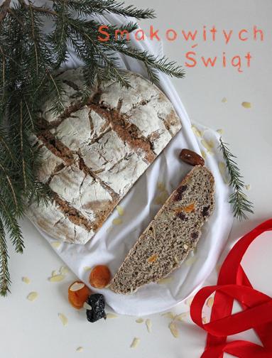 Zdjęcie - Świąteczny chleb bakaliowy na zakwasie - Przepisy kulinarne ze zdjęciami